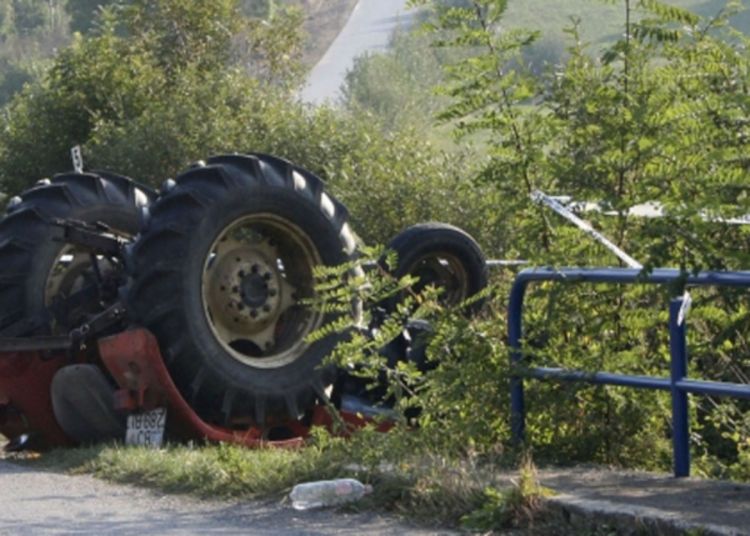 Gradiška: Traktor ga priklještio i usmrtio