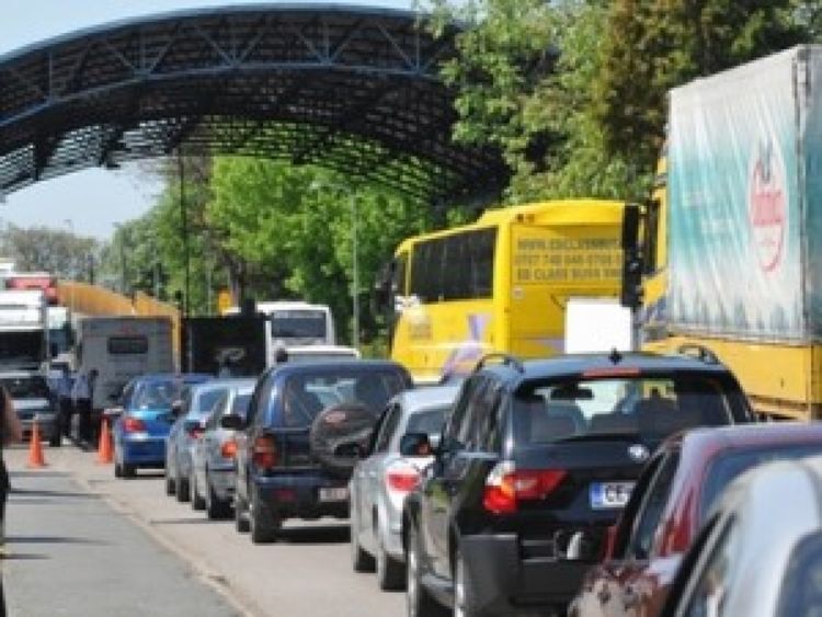 Jedan sat čekanja na ulazu u BiH u Gradišci