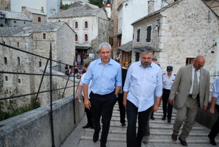 Skok sa Starog mosta Borisu Tadiću u čast