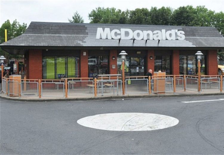 Uvela konja u Mekdonalds