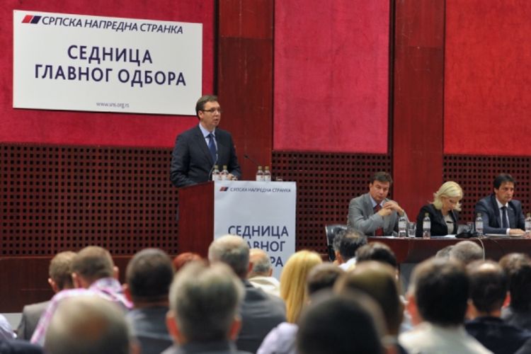 Vučić: Neke ministre kao da Interpol goni