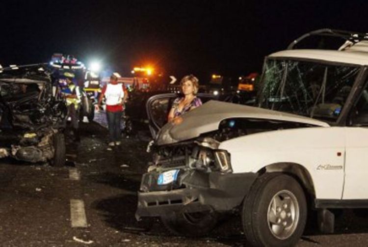 Tragedija u Italiji: Autobus sa hodočasnicima pao s nadvožnjaka, 38 mrtvih