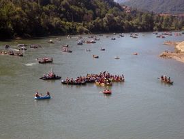 Startovala regata na Drini