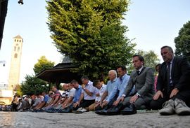 Bajram-namaz klanjan širom BiH
