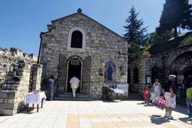 Horor: Satanisti okačili lobanju na crkvu