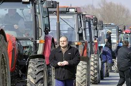 Seljačka buna u Hrvatskoj: Traktorima blokirali puteve