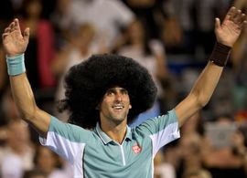 Afro Nole zaplesao s maskotom