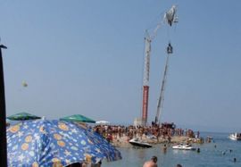 Drama u Makarskoj: Padobranom zapeli za dizalicu, pa pola sata ostali ...