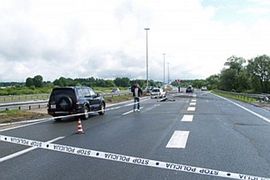 Strahovit sudar na autoputu: Oba vozača na mjestu mrtva, automobili ...