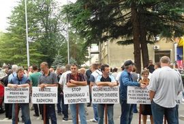 Radnici Dite blokirali upravu