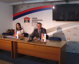 Bosić: Ocijeniti ustavnost zakona o posebnom načinu izmirenja duga