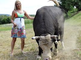 Renata iz Viteza i njeni bikovi vladaju koridama