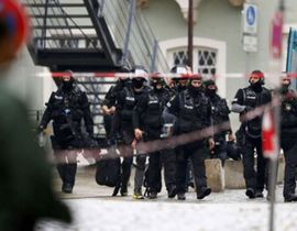 Merkelova otkazala posjetu, talačka drama u Ingolaštatu i dalje traje