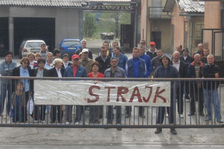 Radnik "Grafopaka" se pokušao spaliti