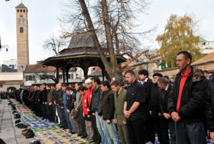 Bajram-namaz klanjan u svim džamijama u BiH