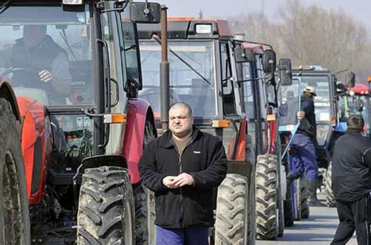 Seljačka buna u Hrvatskoj: Traktorima blokirali puteve