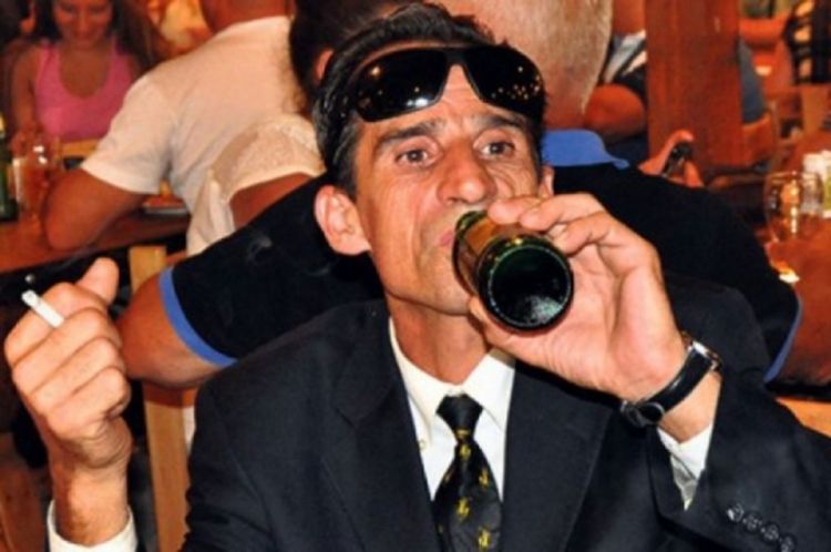 Ekrem: Zatvor, Guča