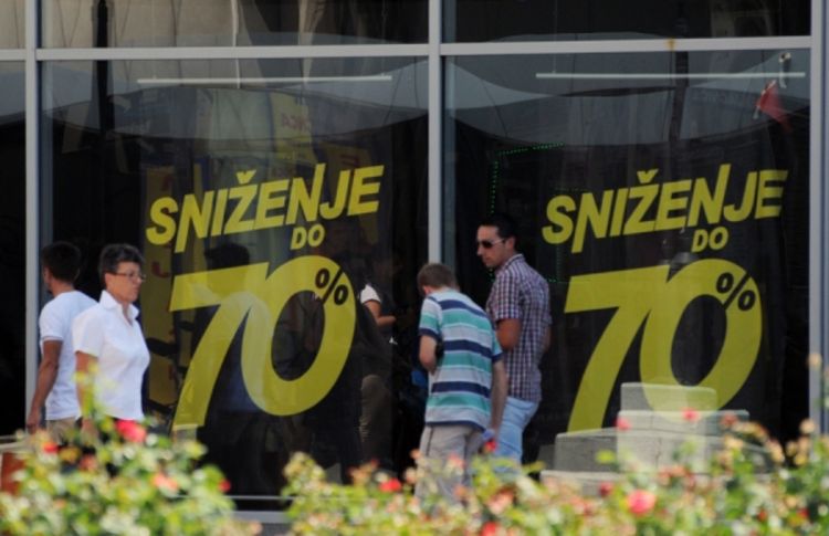 Ni sniženja ne privlače kupce