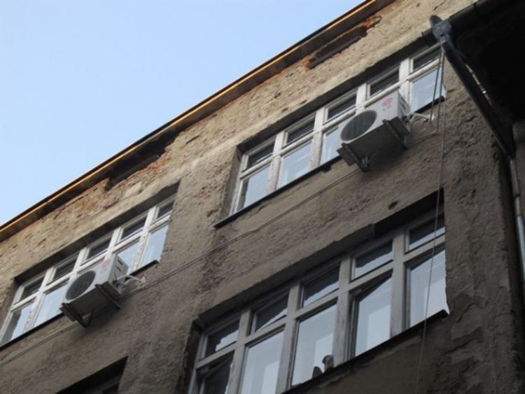 Sarajevo: Odlomio se dio fasade u ulici Ćemaluša