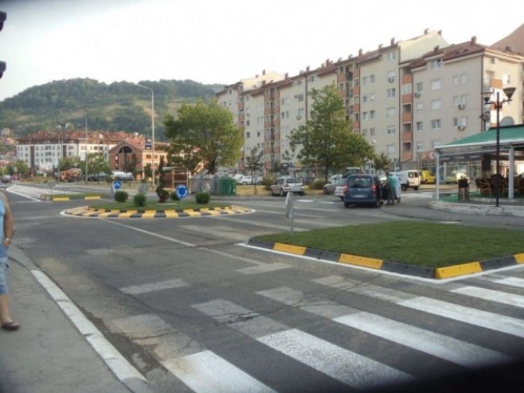 Kružna raskrsnica u naselju Starčevica