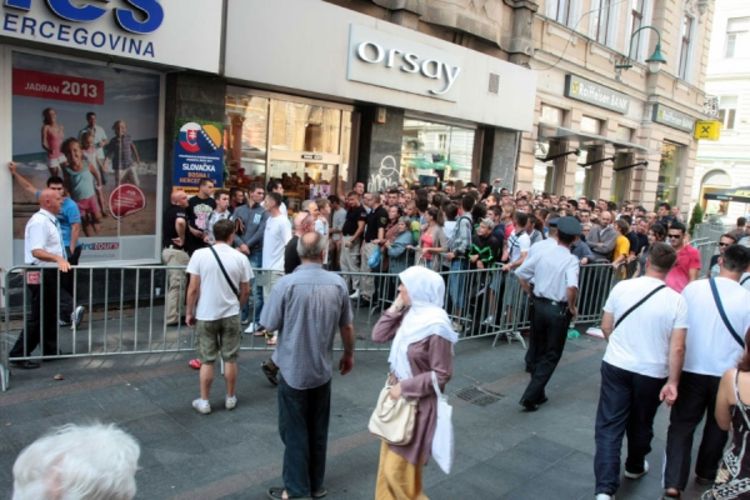 Navijači BiH proveli noć pod otvorenim nebom