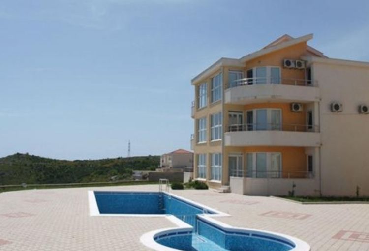 Vila u BiH, a balkon i bazen u Hrvatskoj?