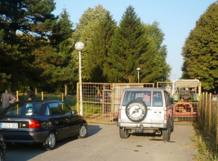Top farm: Radnici i dalje dežuraju ispred kapije