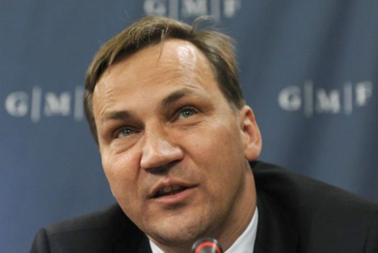 Šikorski: Rusija odgovorna za sirijski hemijski arsenal