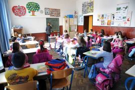 Danas u školskim klupama 145.000 đaka