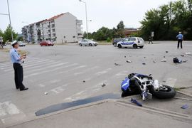 Banjaluka: Povrijeđeni motociklista na aparatima za disanje