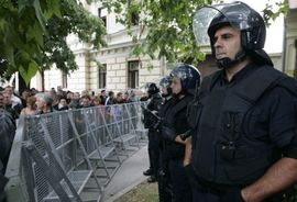 I danas stotine demonstranata u Vukovaru: Ćirilične ploče čuvaju ...