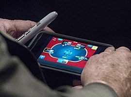Senator igrao poker tokom rasprave o Siriji