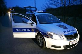 Bačena pirotehnička naprava u prostorije Vijeća srpske nacionalne ...
