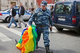 U Rusiji pripremaju zakon kojim bi gejevima bila oduzeta djeca