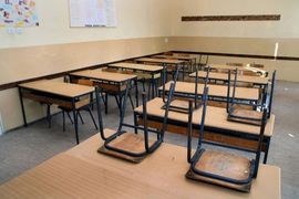 Peti dan okupljanja ispred škole roditelja bošnjačke nacionalnosti u ...