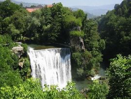 Invazija arapskih turista u Jajce