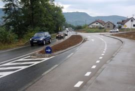 Vozačima smeta ostrvo na putu Banjaluka-Teslić