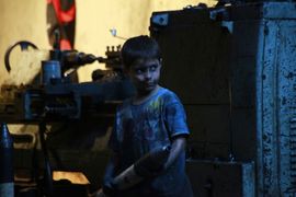 Djetinjstvo u Siriji: Umjesto da ide u školu, Isa slaže granate