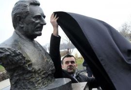  Tuđmanov govor "osvanuo" na njegovoj prekrivenoj bisti