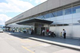 Sa sarajevskog aerodroma vraćeno 9 Turaka