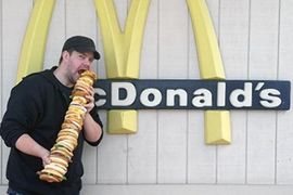 Napravio najveći mekdonalds sendvič na svijetu