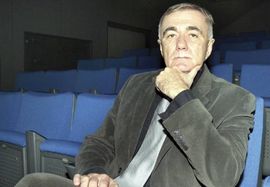 Kovačević: Nikolić se ponaša kao engleska kraljica