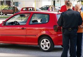 Tuzla: Čekićem demolirao automobil bivšeg punca