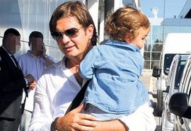 Prvi susret nakon 66 dana: Milan Popović u Zagrebu vidio sina ...