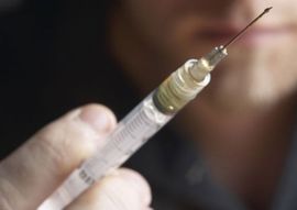Otac ubrizgao heroin sinu starom četiri godine
