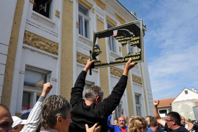 Pobuna protiv ćirilice u Vukovaru, drugi dan