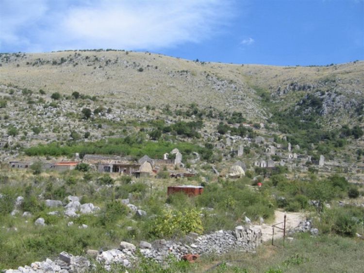Selo Čavaš u opštini Ravno: Povratnici dobili struju
