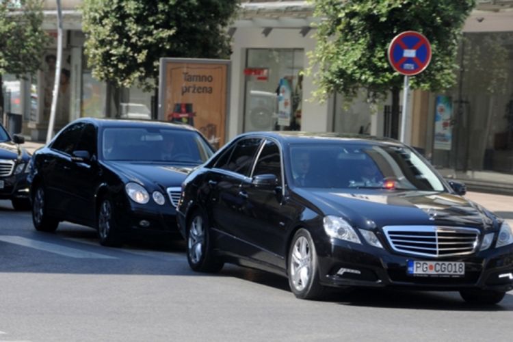 Tri vozila iz pratnje Josipovića sudarila se kod Kotora