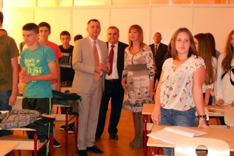 Radojičić: Izuzetno je važno da Alumina radi