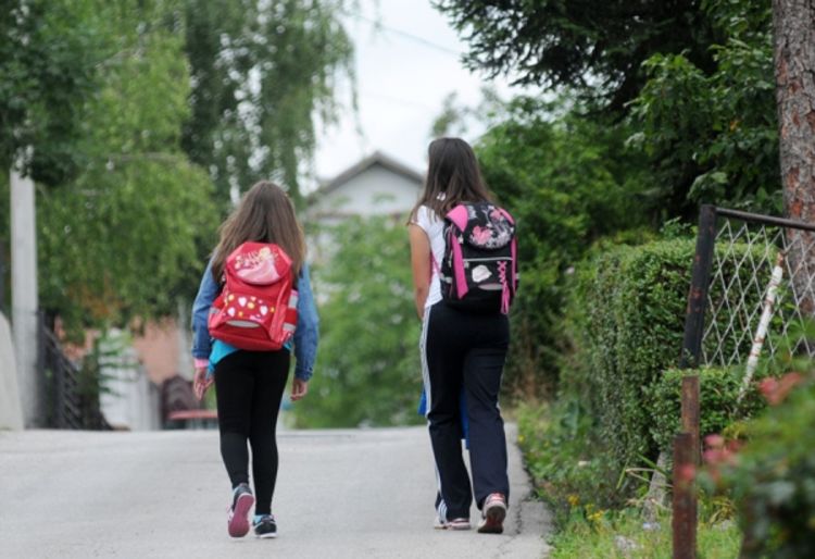 Kriva kičma kod većine osnovaca